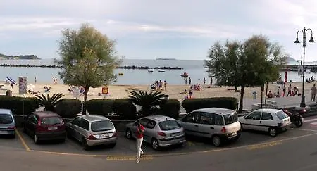 Ferienhaus Casa Flora San Terenzo