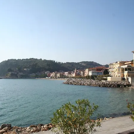 Casa Flora Feriehus *