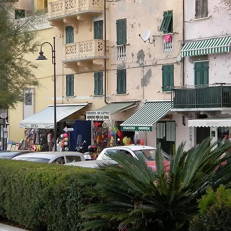 Casa Flora San Terenzo