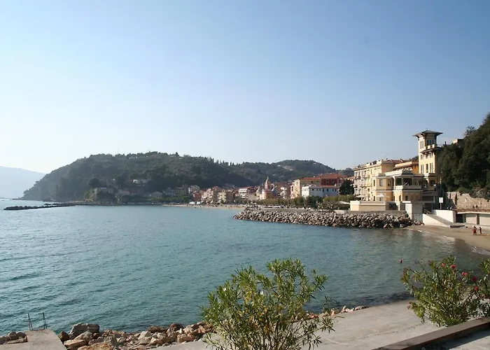 Casa Flora Feriehus *